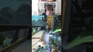 HOW Did Those Guys Not See Mande There?!? - Apex Legends