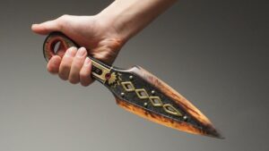 Make a Apex Legends Wraith‘s Kunai that wields a flash