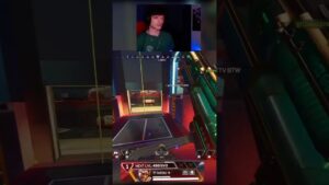 OH MY GOD... THIS WAS INSANE Apex Legends #shorts